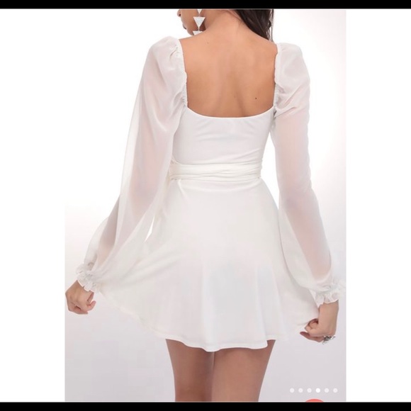 Aliah Puff Chiffon Wrap Dress in Ivory. Size: XS - Picture 7 of 13